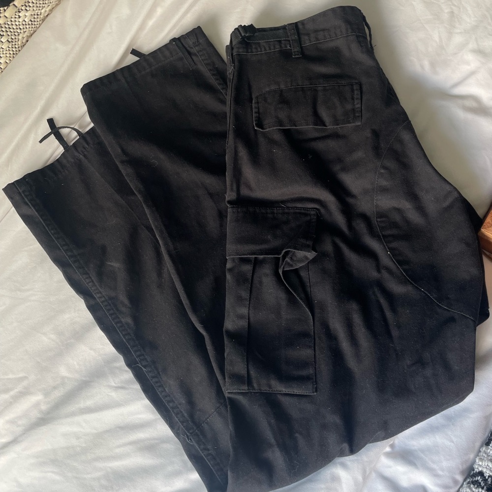 Local European Cargo pants wide leg